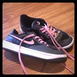 Women’s Nike sweet ace 63 size 8.5 sneakers